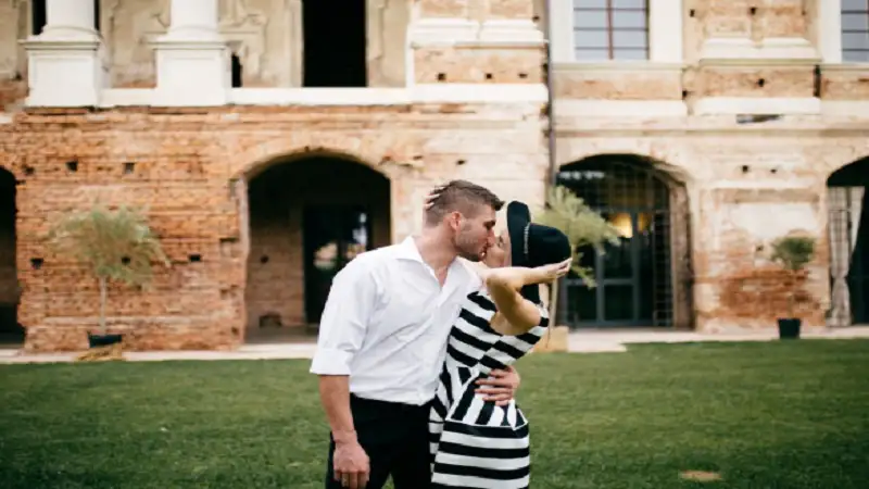 Inside Bill Maher's Ultimate LA Bachelor Compo